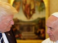 Trump ile Papa Vatikan’da bir araya geldi