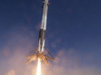 SpaceX'in fırlattığı rokete bağlı uydu yörüngeye ulaşamadı