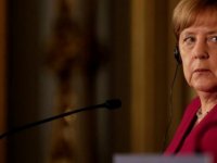 Göç ve Mülteciler Dairesi’ndeki sorunlar Merkel’i zora soktu