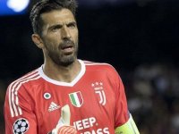 Kaleci Buffon PSG'de