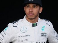 Türkiye'de sahil temizleyen Dünya Şampiyonu F1 Pilotu Hamilton öfkeli