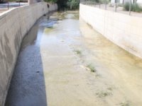 Lefkoşa'da Göçmenköy deresi taşmak üzere