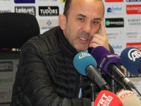 Muhabir, Erzurumspor Teknik Direktörü Özdilek'i düzeltti: Hocam kaybetmediniz, kazandınız(video)