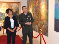 Tümgeneral Yılmaz Yıldırım ve eşi Yakın Doğu Üniversitesinde açık bulunan 4 sergi ile Kıbrıs Modern Sanat Müzesi ve Kıbrıs Araba Müzesi’ni ziyaret etti