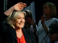 Fransa'da Le Pen'in partisi önde