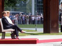 Merkel titriyor, Almanlar endişeleniyor