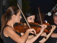 Girne Belediyesi Oda Orkestrası ilk konserini verdi