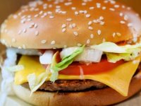 McDonald's sözcüsü vejetaryen hamburgerlerinin vejetaryen olmadığını açıkladı