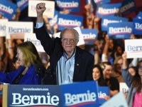 Bernie Sanders Nevada'yı açık farkla kazandı