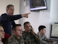 Hulusi Akar ve kuvvet komutanları Suriye sınırında