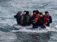 Türkiye'deki bazı göçmenler deniz yoluyla Midilli'ye geçiyor