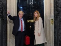 Johnson ve Carrie Symonds nişanlandı, çift yazın bebek bekliyor