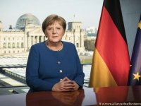 Merkel: Durum ciddi, sizler ciddiye alın