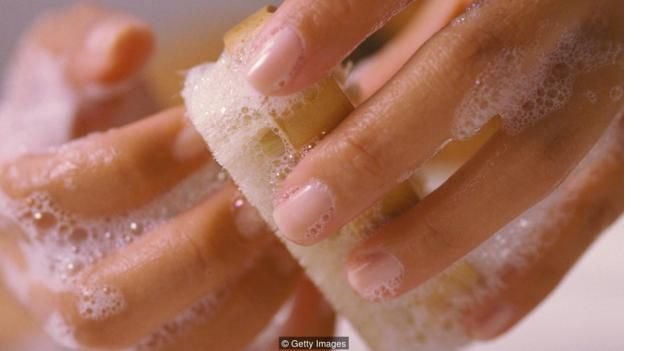 160623110523_finger_nails_washing.jpg