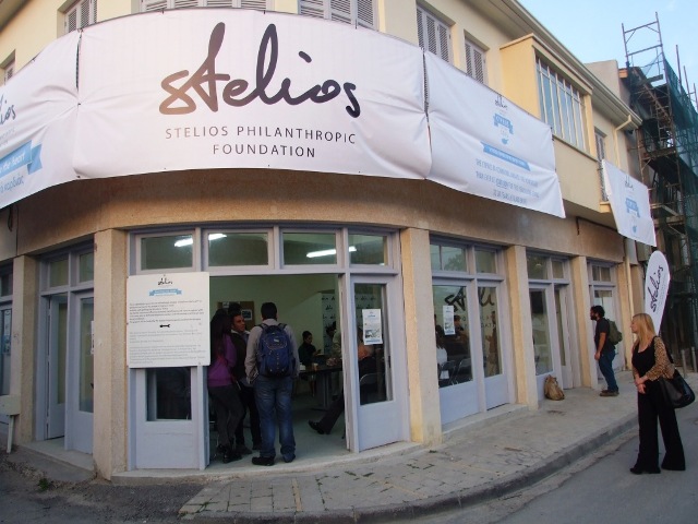 00 - 2015 - 2 toplumlu Stelyos Foundation Cafe